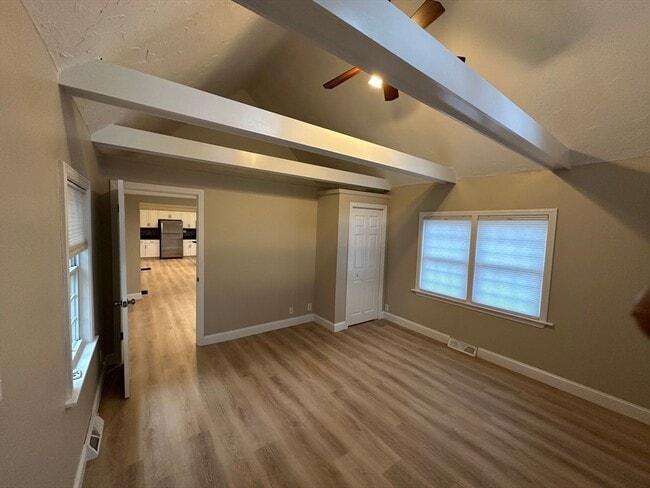 Building Photo - 359 Mansfield St