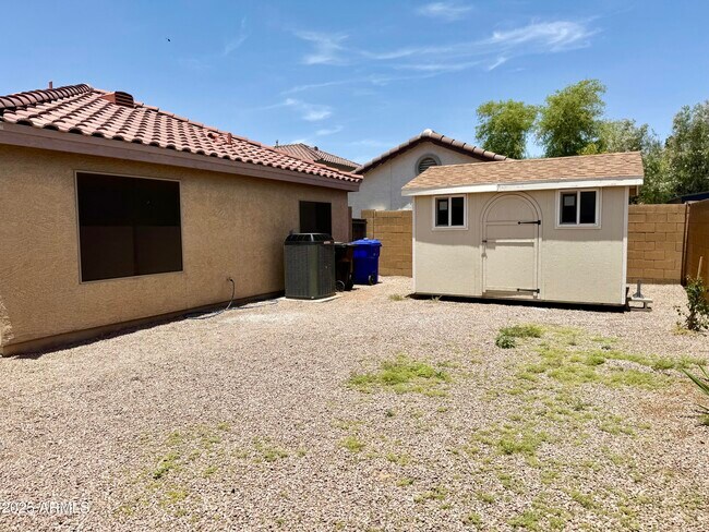 Building Photo - 2358 E Peach Tree Dr