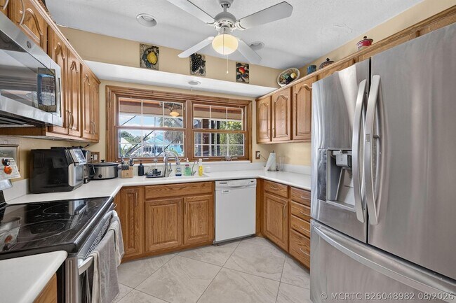 Building Photo - 1362 SW Knollwood Dr