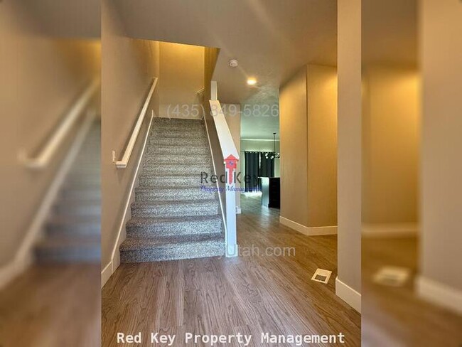 Building Photo - Glen Eagles Ct. Townhouse