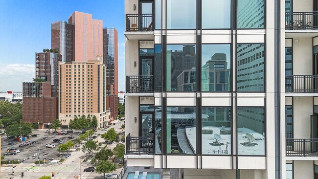 Building Photo - 1211 Caroline St