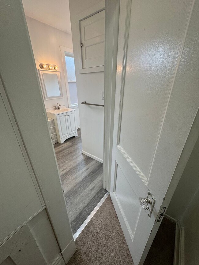 Building Photo - 1939 Crafton Blvd