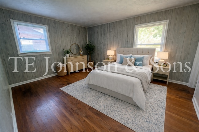 Building Photo - 3BR Home with Stainless Steel Appliances, Hardwood Floors & Carport