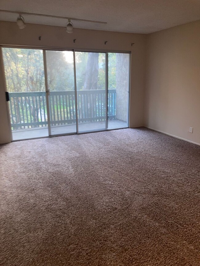 Building Photo - Available Now 1 bed 1 bath at Stoney Brook...