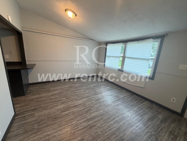 Building Photo - 638 McNeil-E