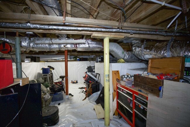 Building Photo - 325 Midland Rd