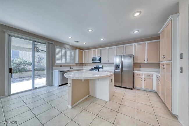 Building Photo - 857 Sumner Ranch Rd