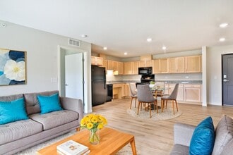 Building Photo - Vue Pointe Apartments