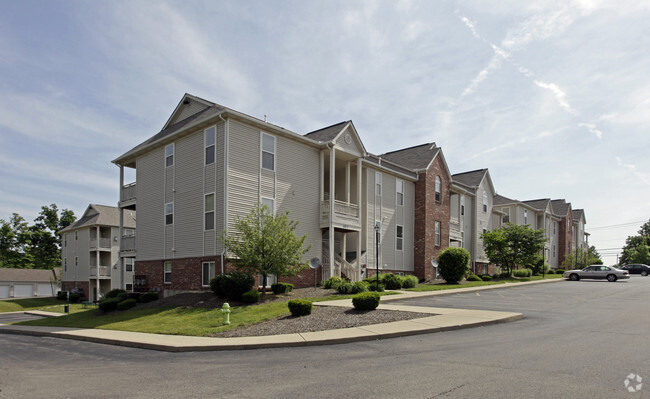 Charter Woods Apartments - 1603 Charterwoods Cir Fairborn OH 45324