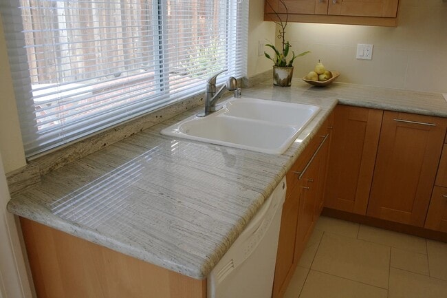 Building Photo - 11 Woodhollow