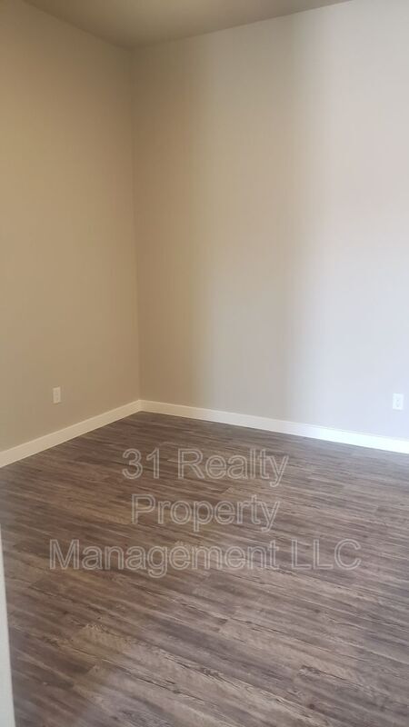 Building Photo - 6804 Lonesome Dove Ln