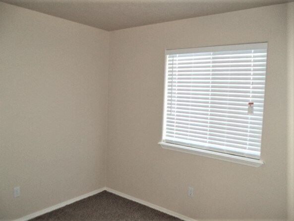 Building Photo - 10513 W Hazelwood Dr