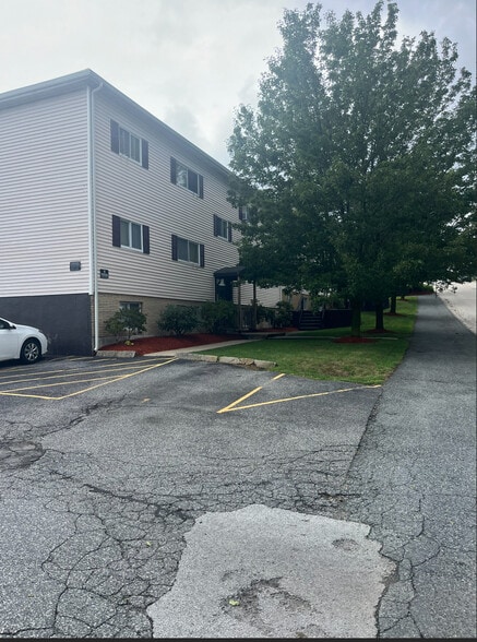 Building Photo - Catharine Street Apartments