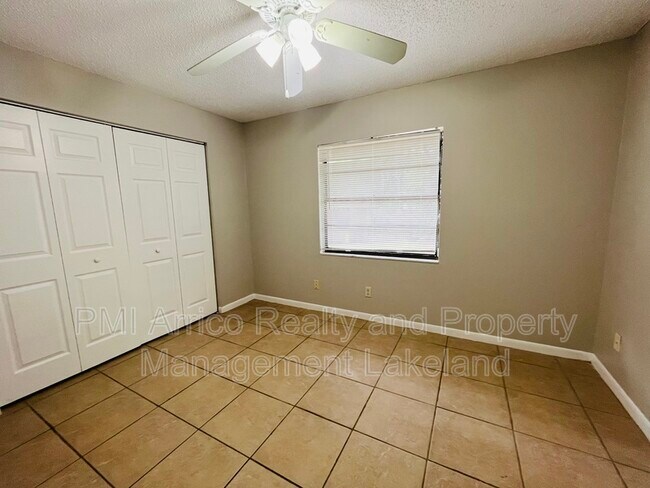 Building Photo - 1017 Caroline Ave