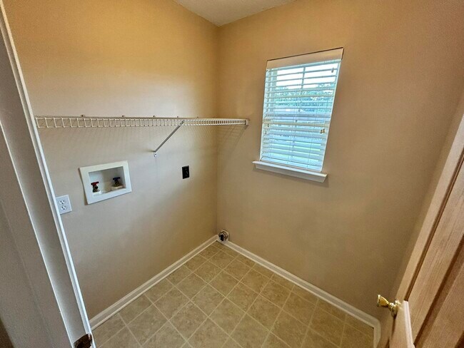 Building Photo - 2175 Hagood Loop