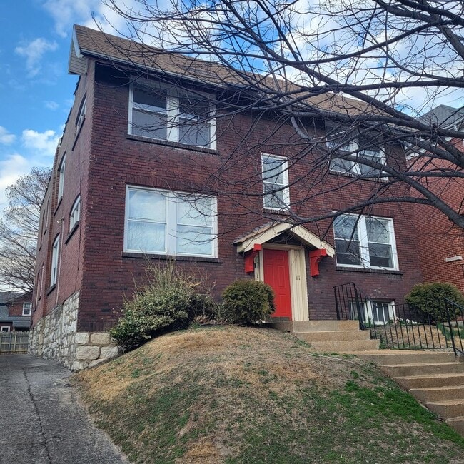 Building Photo - 3847 Russell Blvd