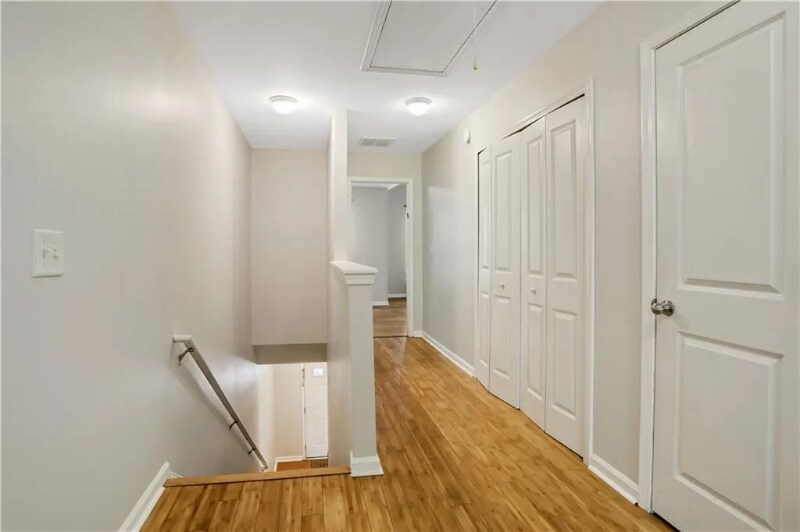 Building Photo - 526 Tufton Tr