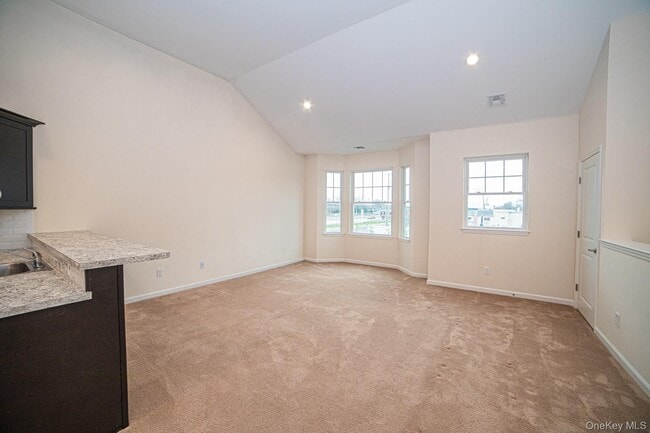 Building Photo - 6 Sophia Ct