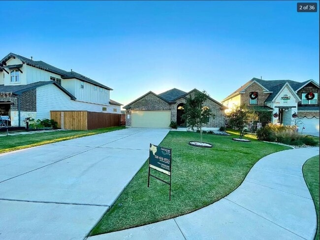 Building Photo - 205 Jude Cir