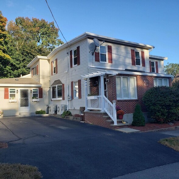 Building Photo - 13 Rogers St