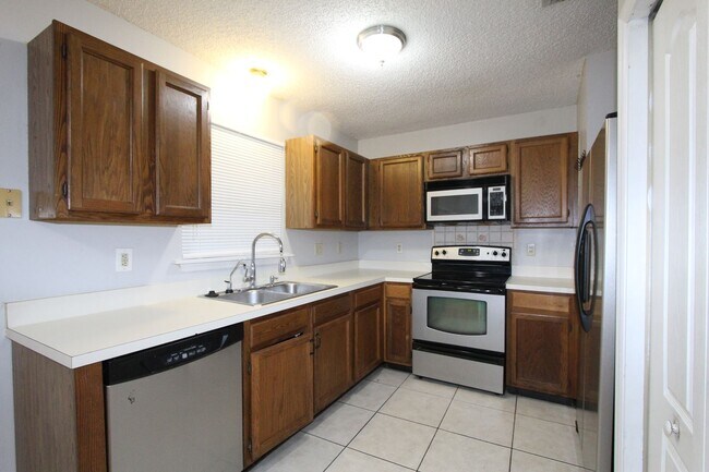 Building Photo - Beautiful 3B/2B Home in Minneola!