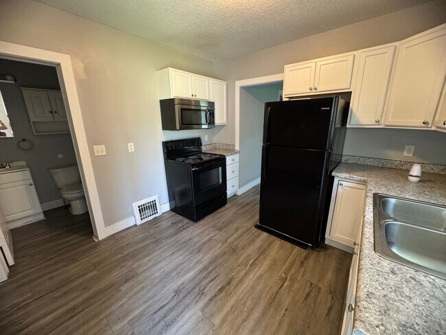 Building Photo - 929 4th Ave