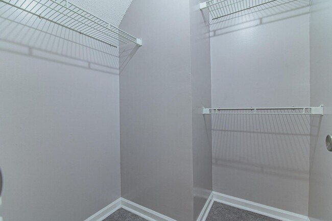 Building Photo - Knoxville 37938 - 2 bedroom, 2 bath home - Contact Jean Chung (865) 386-1022