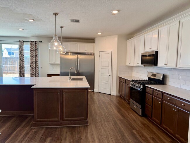 Building Photo - Spacious Next-Gen Lennar Home for Rent in the Clovis Unified School District