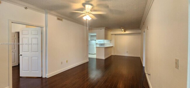 Building Photo - 2801 Sarento Pl