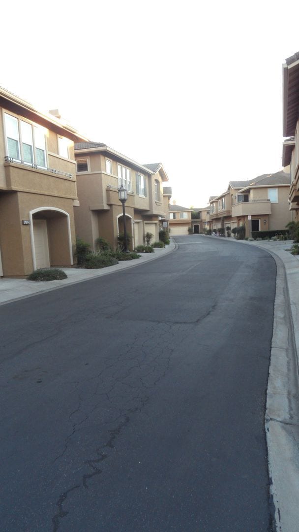 Building Photo - Clean & Spacious 2BR 2BA Two-Story, All Up...