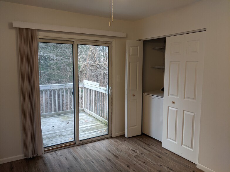 Building Photo - 25D Pine Ln