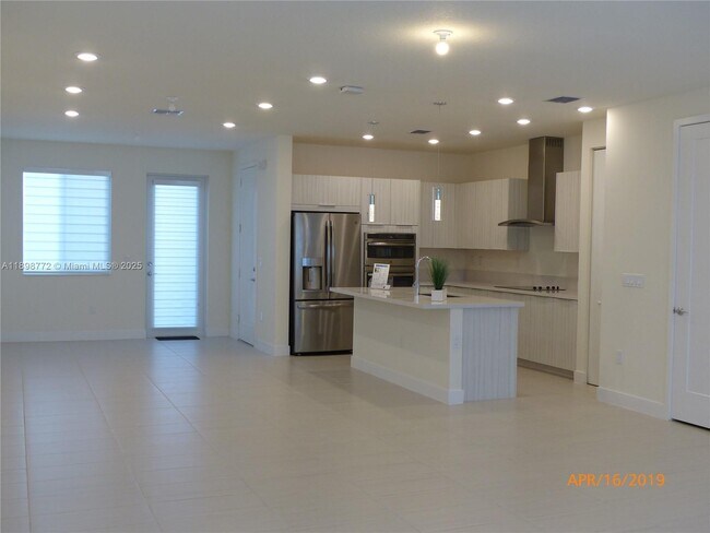 Building Photo - 10427 NW 66th St