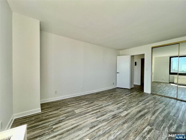 Building Photo - 770 Anderson Ave