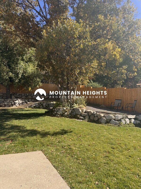 Building Photo - 8589 Kings Hill Dr