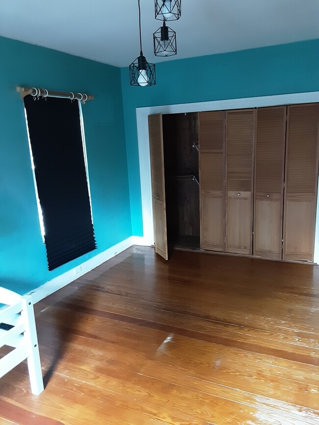 Building Photo - 8 Hillside Ave