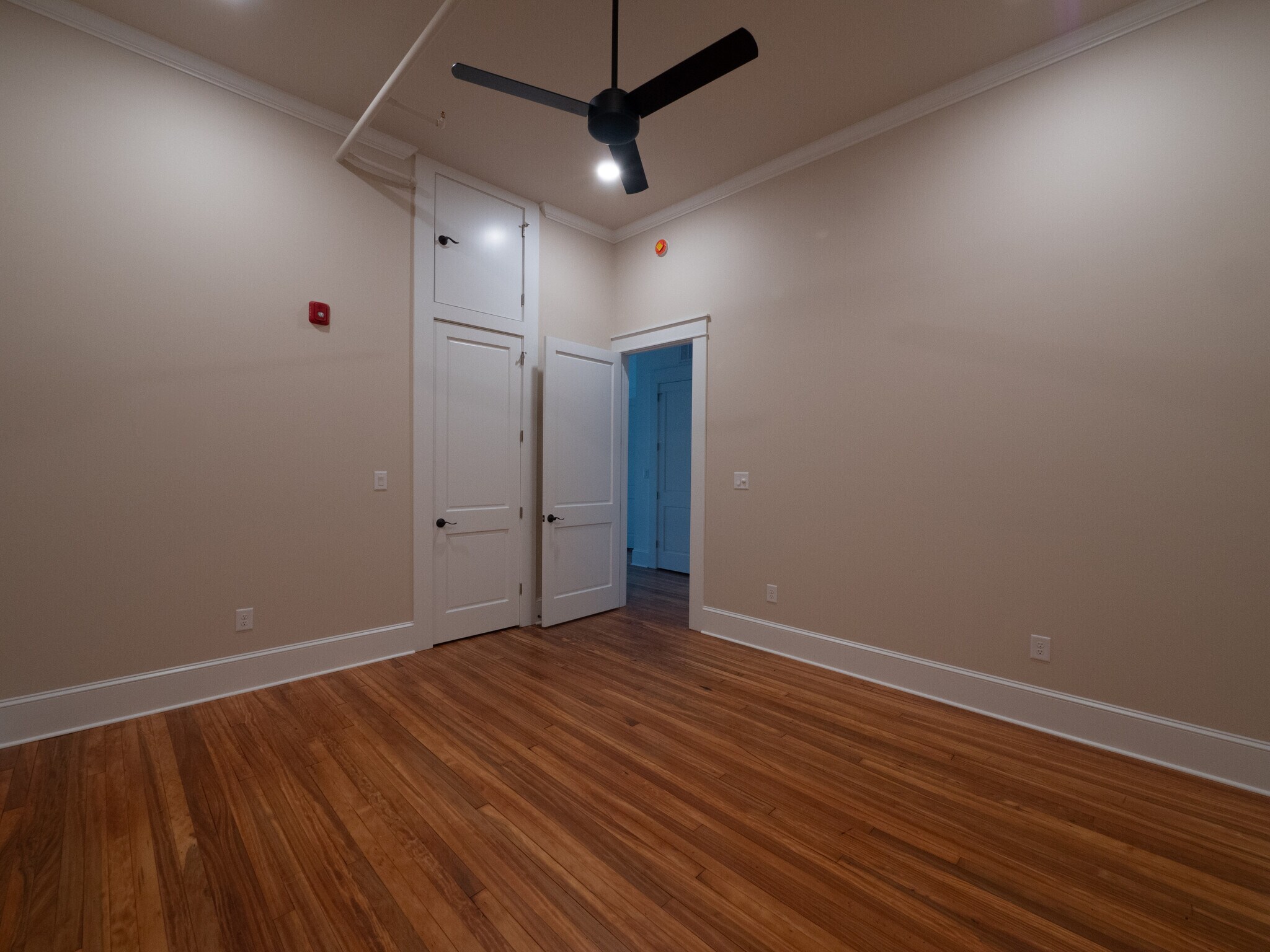 Building Photo - 121 N Main St