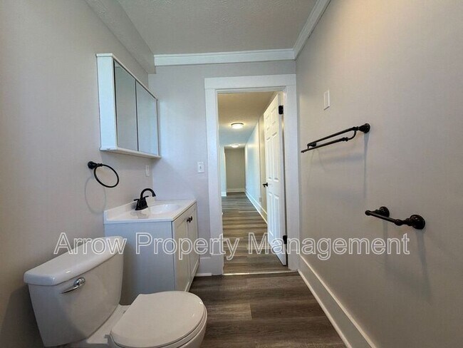 Building Photo - 926 A St