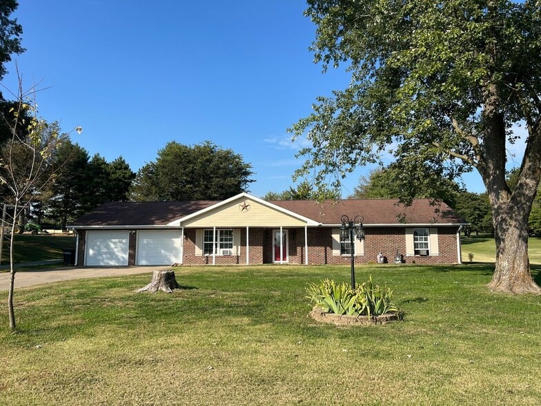 Primary Photo - 398 Shady Brook Dr
