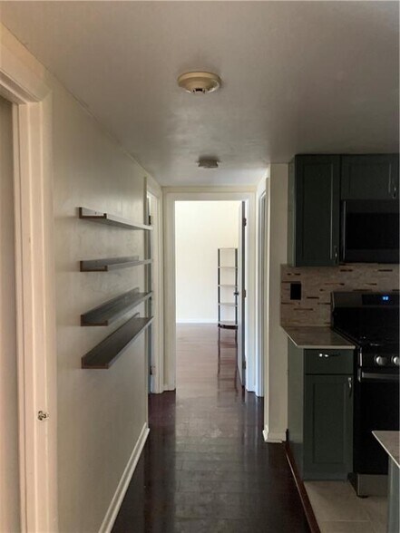 Building Photo - 1139 Hartford Ave