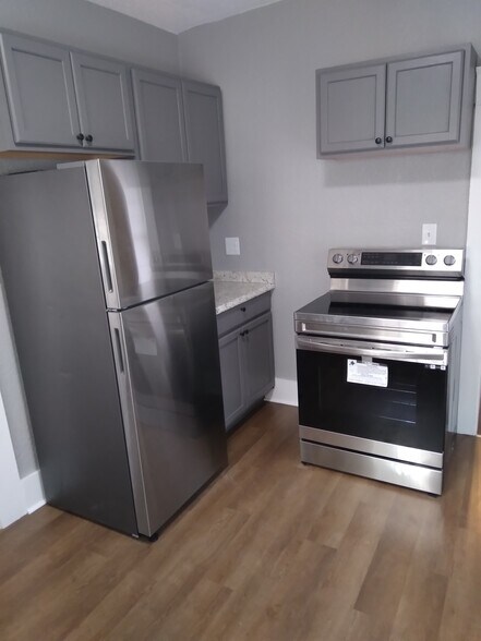 Building Photo - 416 Howell St