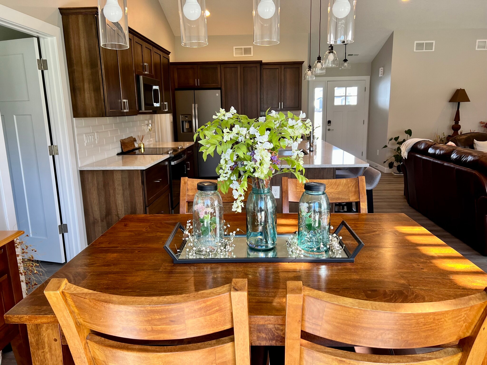 Dining - 725 Melendy Ln