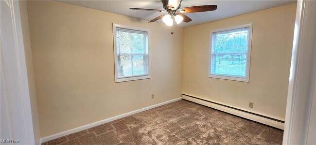 Building Photo - 204 Kennedy St