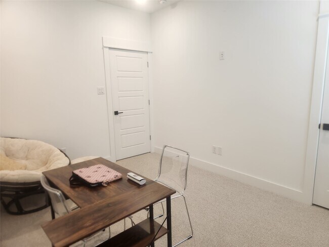 Building Photo - 5831 Highland Sky Ln