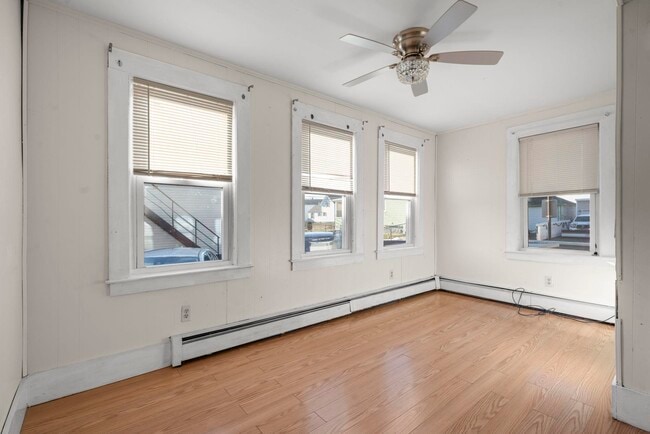 Building Photo - 25 Salem St