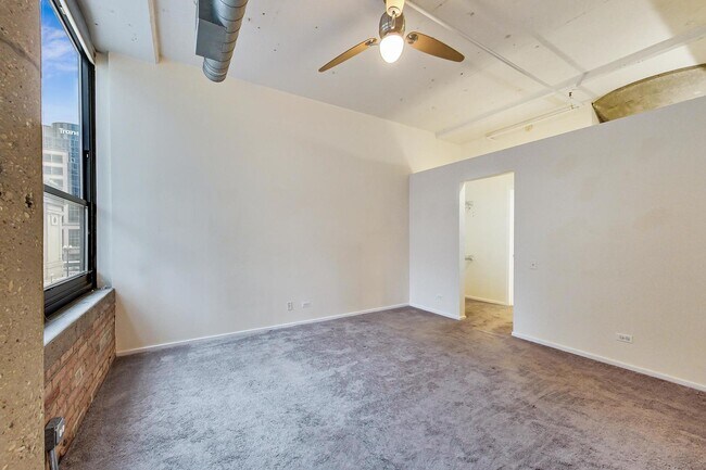 Building Photo - 130 S Canal St