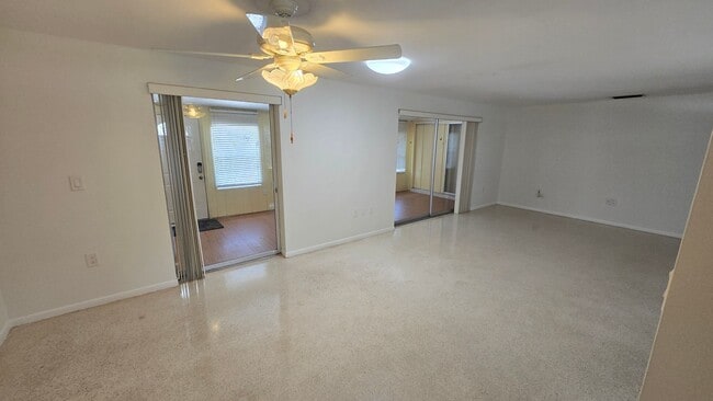 Building Photo - Charming 2BR/2BA Annual Rental in Southgate