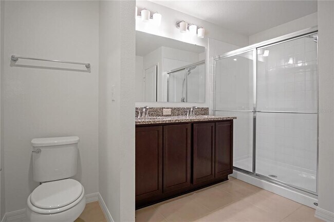 Building Photo - 608 Royal Palm Dr