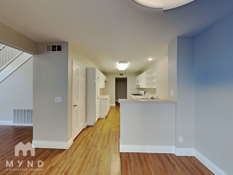 Building Photo - 2604 Noble Fir Ave