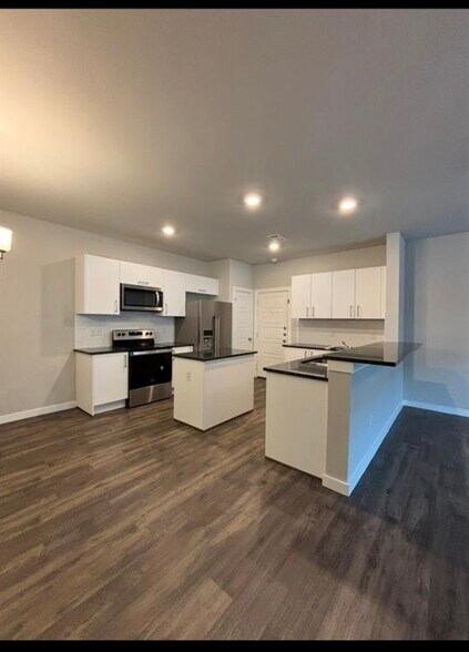Building Photo - 628 Blackland Dr