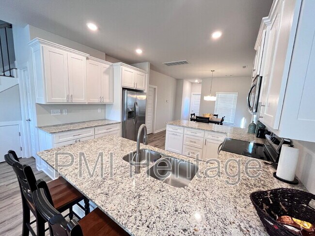 Building Photo - 1452 Sligo St